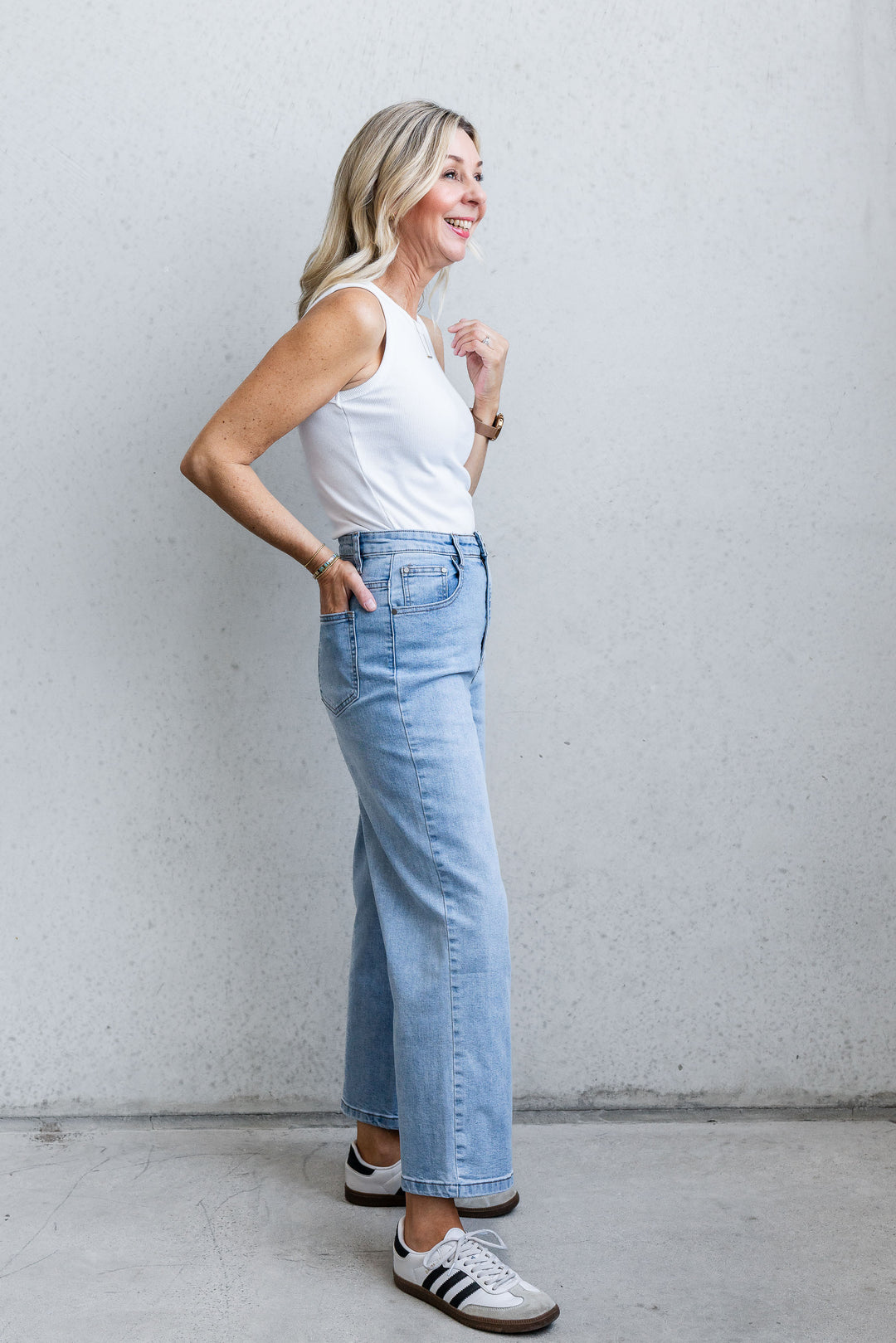 Casey Crop Jean - Light Wash