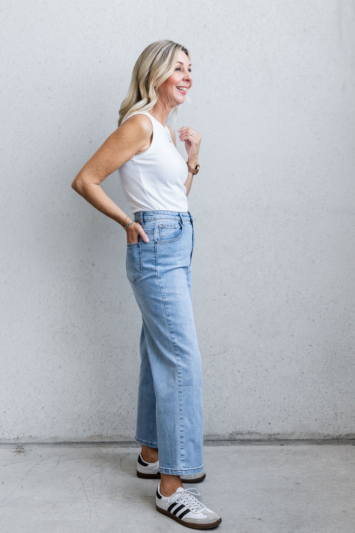 Casey Crop Jean - Light Wash